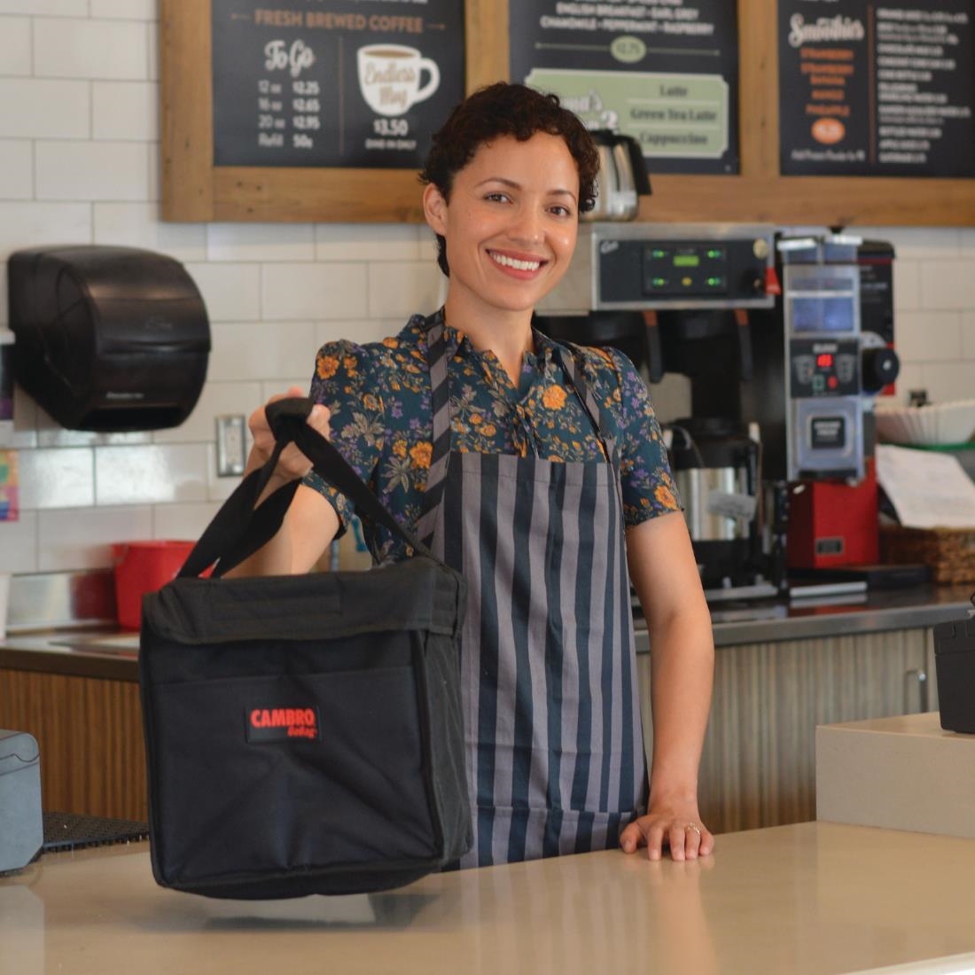 Cambro GoBag Folding Delivery Bag Small - Image 2