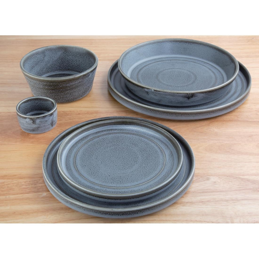 Olympia Cavolo Flat Round Plates Charcoal Dusk 180mm (Pack of 6) - Image 6