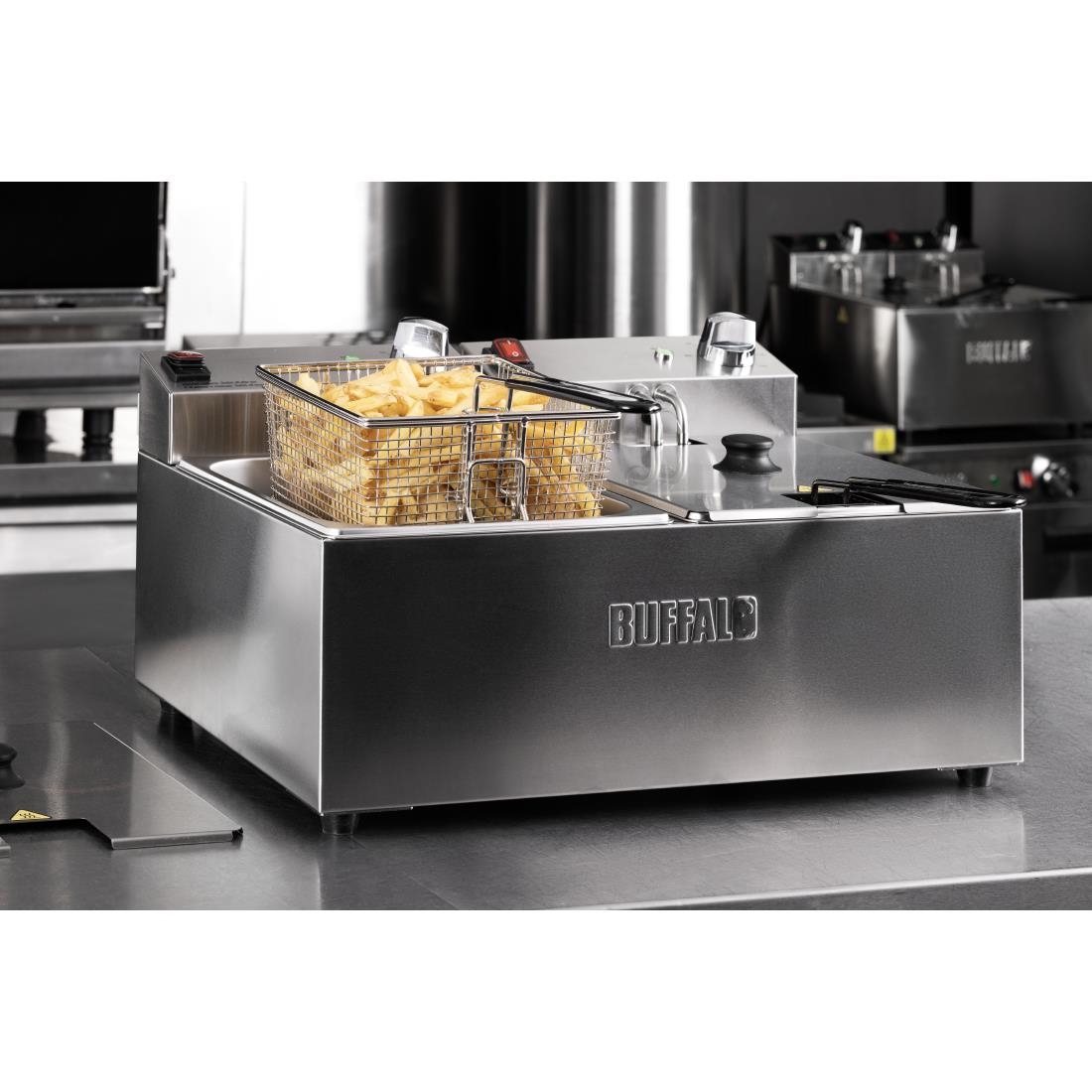 Buffalo Twin Tank Twin Basket 2x5Ltr Countertop Fryer 2x2.8kW - Image 10