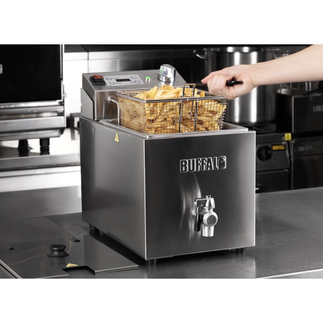 Buffalo Single Electric Fryer with Timer 8Ltr - Image 14